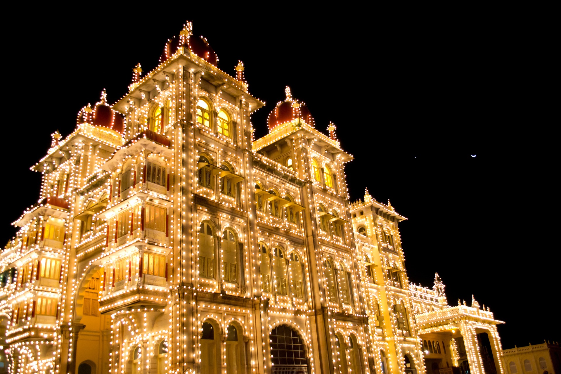 mysore-palace-g72b7ddd55_1920